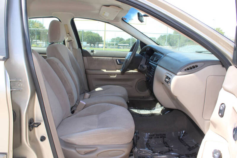 2001 Ford Taurus LX