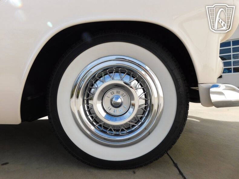 1955 Ford Thunderbird