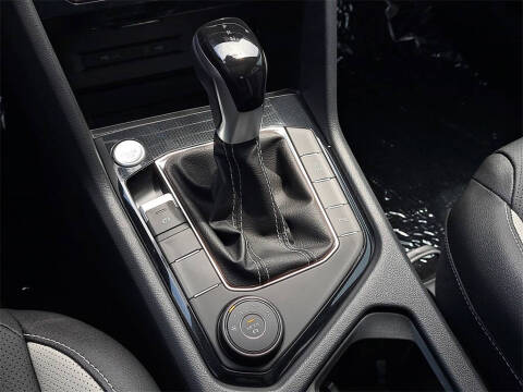 2025 Volkswagen Taos SEL 4Motion