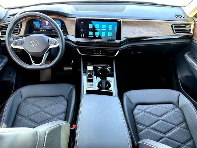 2025 Volkswagen Atlas SE