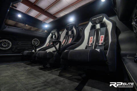 2019 Outerlimits SV43
