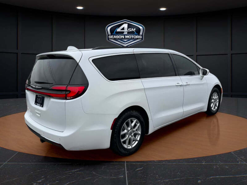 2022 Chrysler Pacifica Touring L