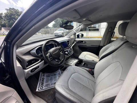 2017 Chrysler Pacifica Touring-L