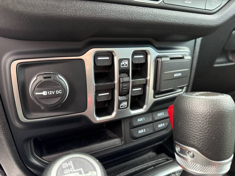 2025 Jeep Gladiator NightHawk