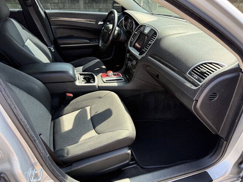 2019 Chrysler 300 Touring