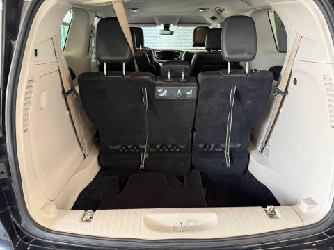 2017 Chrysler Pacifica Touring-L