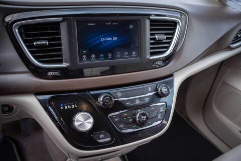 2021 Chrysler Voyager LXi