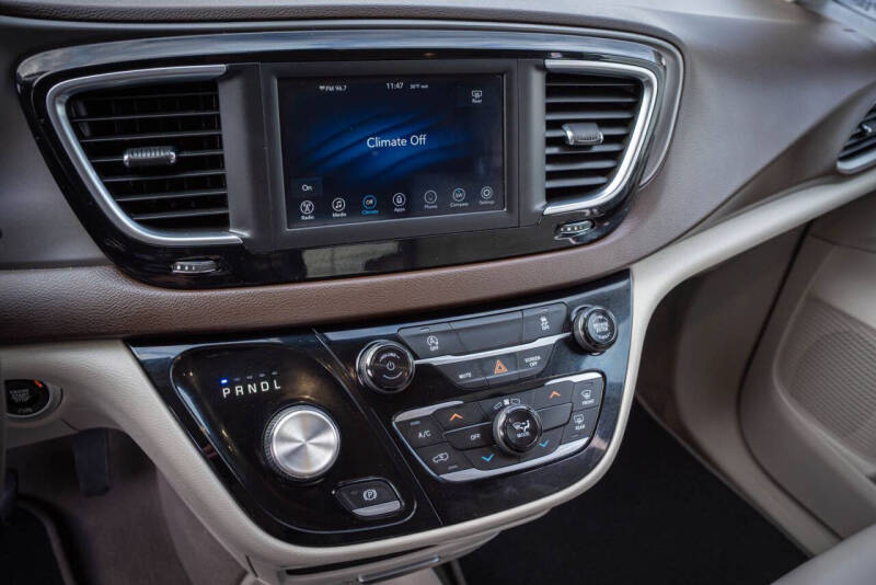 2021 Chrysler Voyager LXi