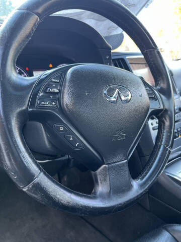 2015 Infiniti Q40