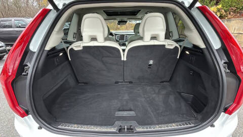 2020 Volvo XC90 T6 Momentum 6-Passenger