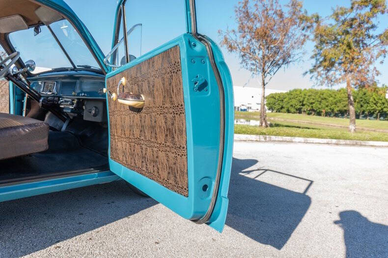 1951 Kaiser Henry-J Coupe