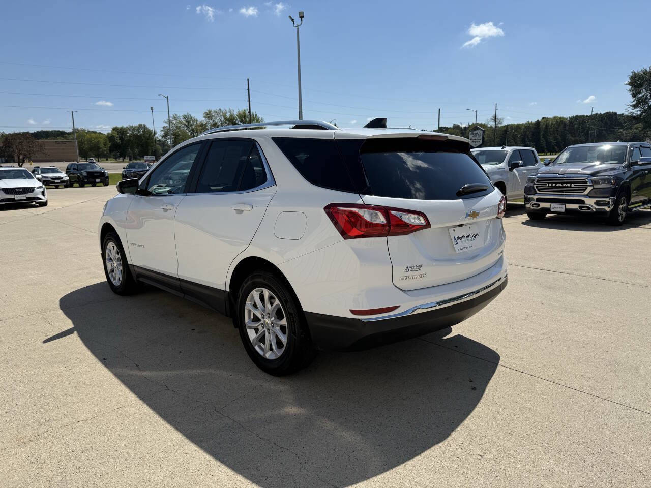 2021 Chevrolet Equinox photo 3