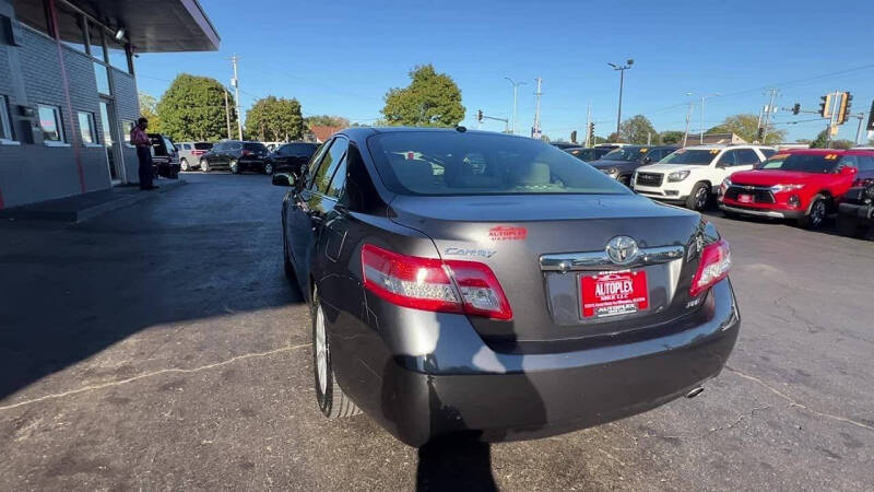 2011 Toyota Camry null photo 8