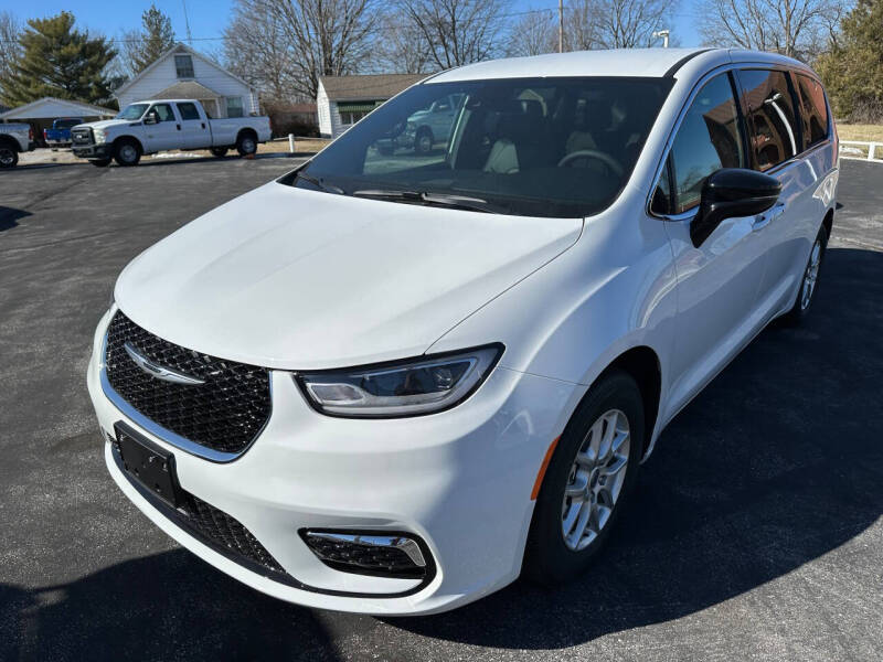 2025 Chrysler Pacifica Select