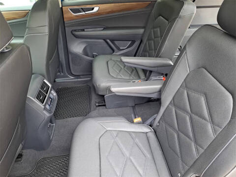 2025 Volkswagen Atlas SE