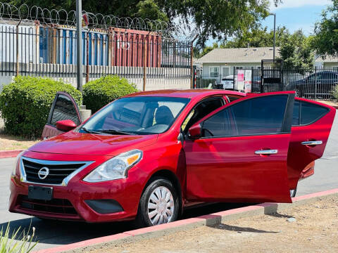 2018 Nissan Versa SV