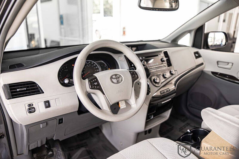 2012 Toyota Sienna