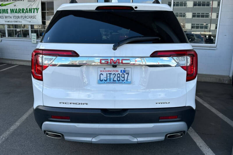2023 GMC Acadia SLT