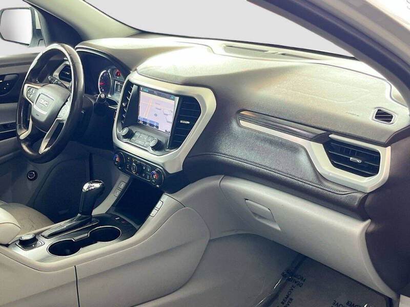 2017 GMC Acadia SLT-1