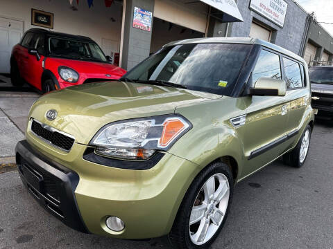 2010 Kia Soul +
