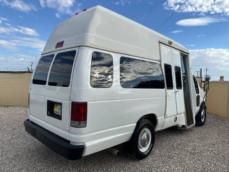 2004 Ford E-Series