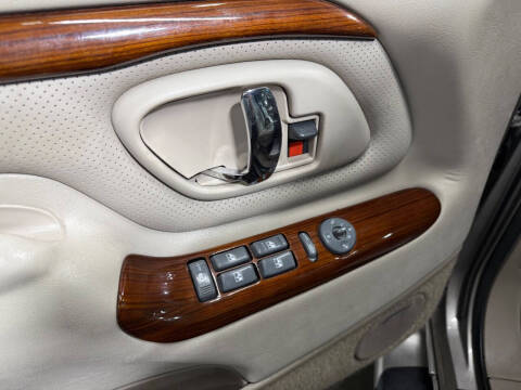 2000 Cadillac Escalade