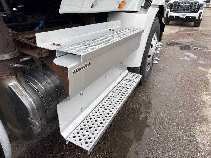 2021 International RH613