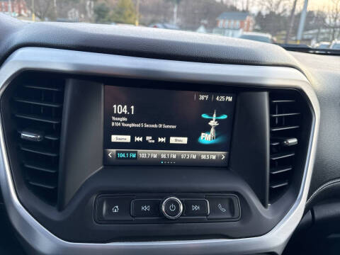 2017 GMC Acadia SLE-2