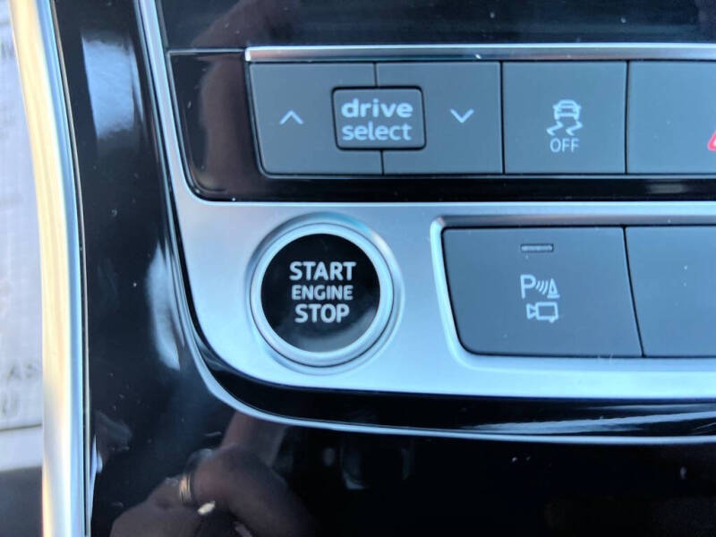 2025 Audi Q7 quattro Premium 45 TFSI