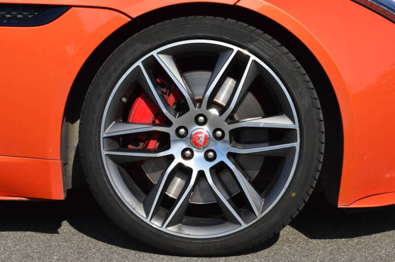 2016 Jaguar F-TYPE R