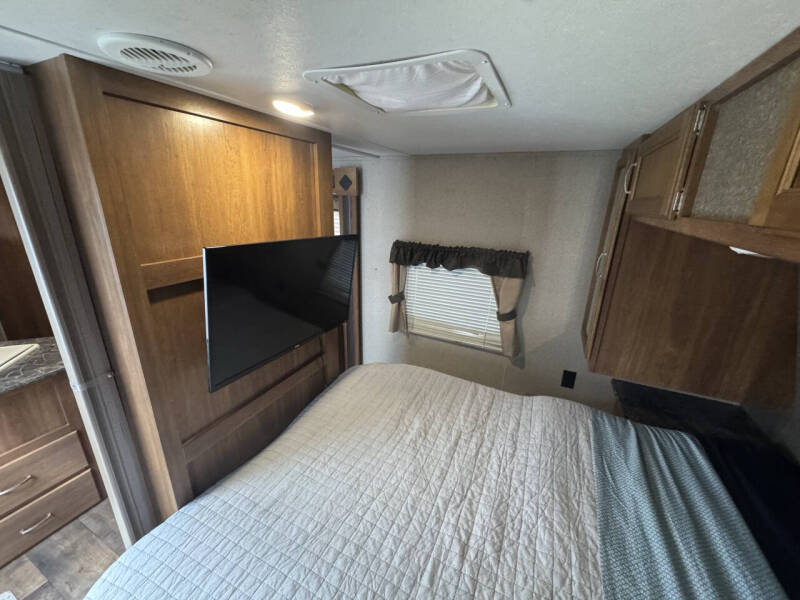 2018 Keystone RV Springdale 240BH