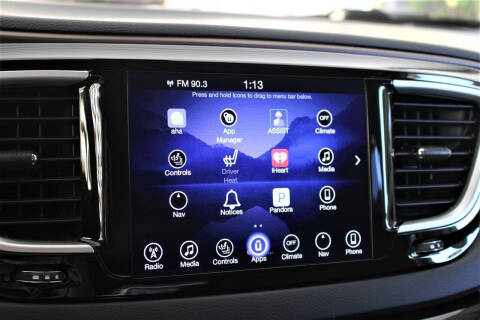 2017 Chrysler Pacifica Touring-L