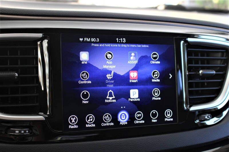 2017 Chrysler Pacifica Touring-L