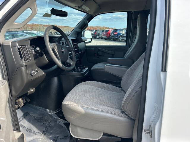 2017 GMC Savana LS 2500