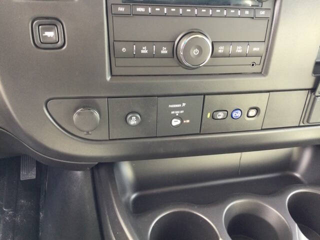 2025 Chevrolet Express 3500