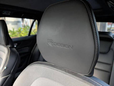 2020 Volvo V60 T5 R-Design