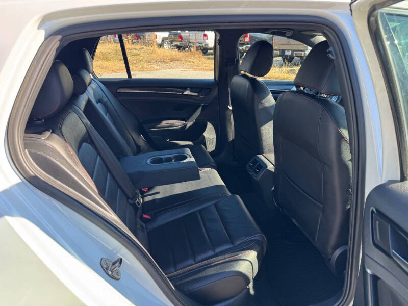 2017 Volkswagen Golf GTI Sport