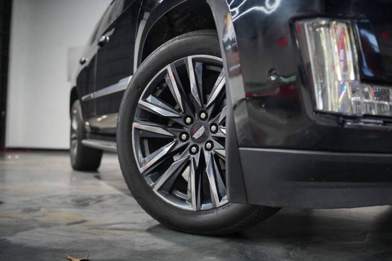 2017 Cadillac Escalade Luxury