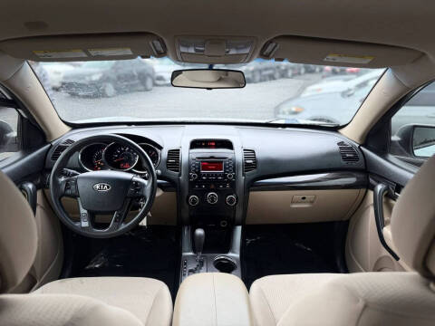 2013 Kia Sorento LX