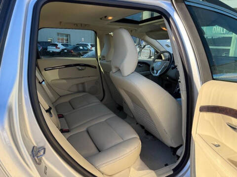 2016 Volvo XC70 T5 Platinum