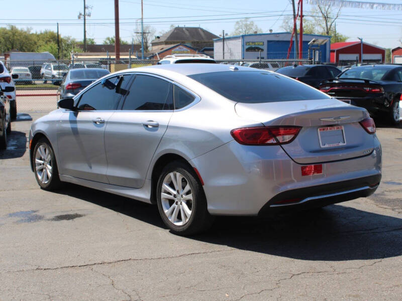 2015 Chrysler 200 Limited