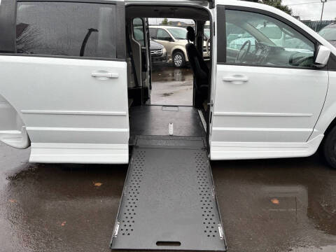 2016 Dodge Grand Caravan SXT Plus