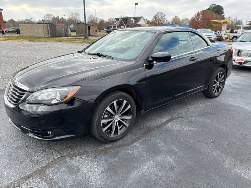 2012 Chrysler 200 for sale at McCully's Automotive - Under $10,000 in Benton KY