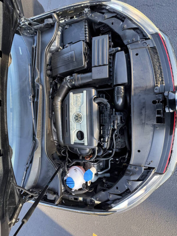 2011 Volkswagen GTI Base PZEV