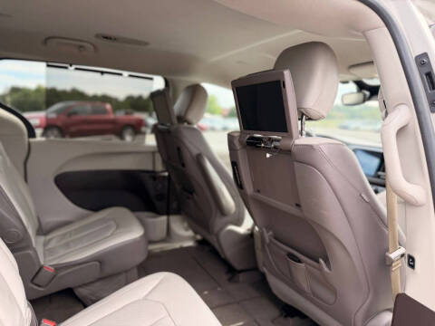 2017 Chrysler Pacifica Touring-L Plus