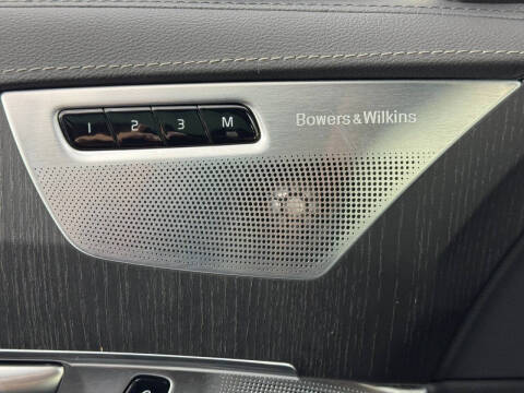 2023 Volvo XC90 Recharge T8 Ultimate Dark Theme