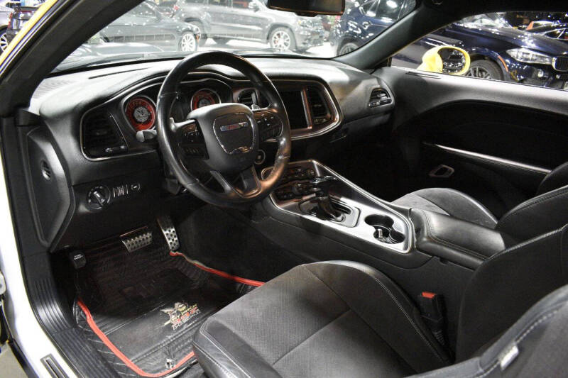 2018 Dodge Challenger 392 HEMI Scat Pack Shaker