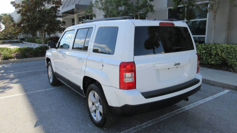 2016 Jeep Patriot Latitude photo 3