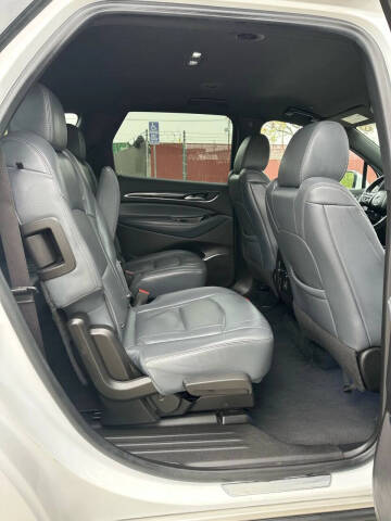 2022 Buick Enclave Essence