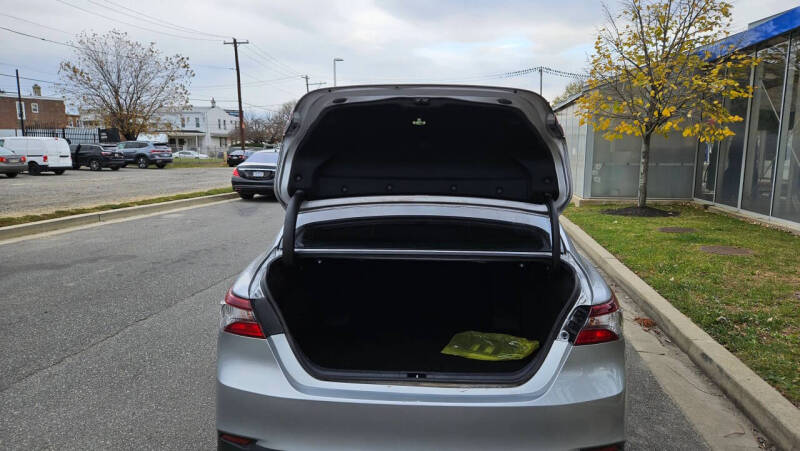 2021 Toyota Camry Hybrid LE